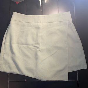 Super cute green skort from forever 21! Size medium, worn once